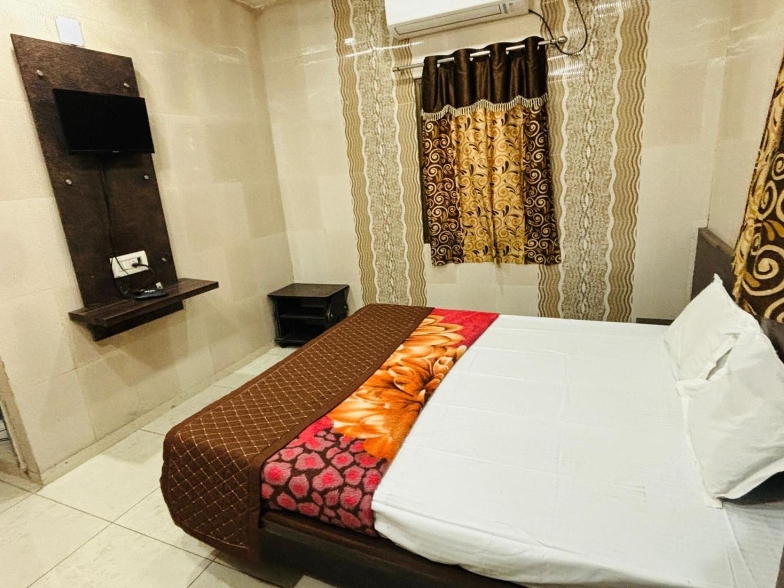 Hotel Shree Nath - 200 Meters From Dwarkadhish Temple Zewnętrze zdjęcie